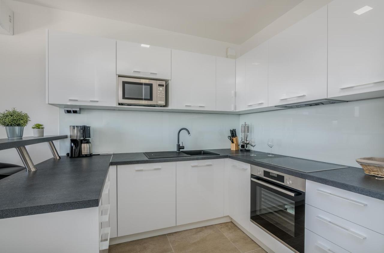 Appartment Divine Krk Town Bagian luar foto
